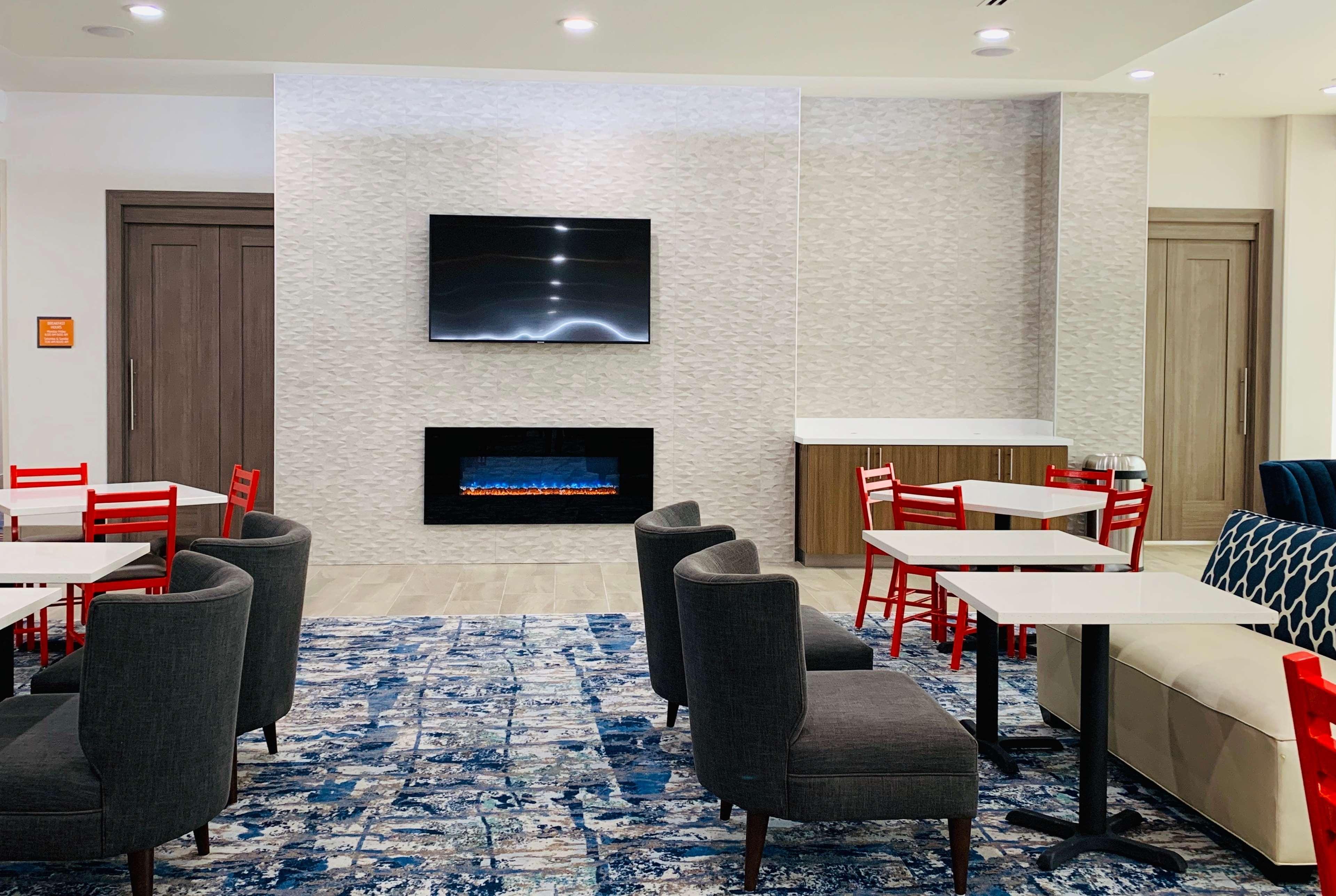 La Quinta Inn & Suites By Wyndham - Red Oak Tx Ih-35E Екстер'єр фото