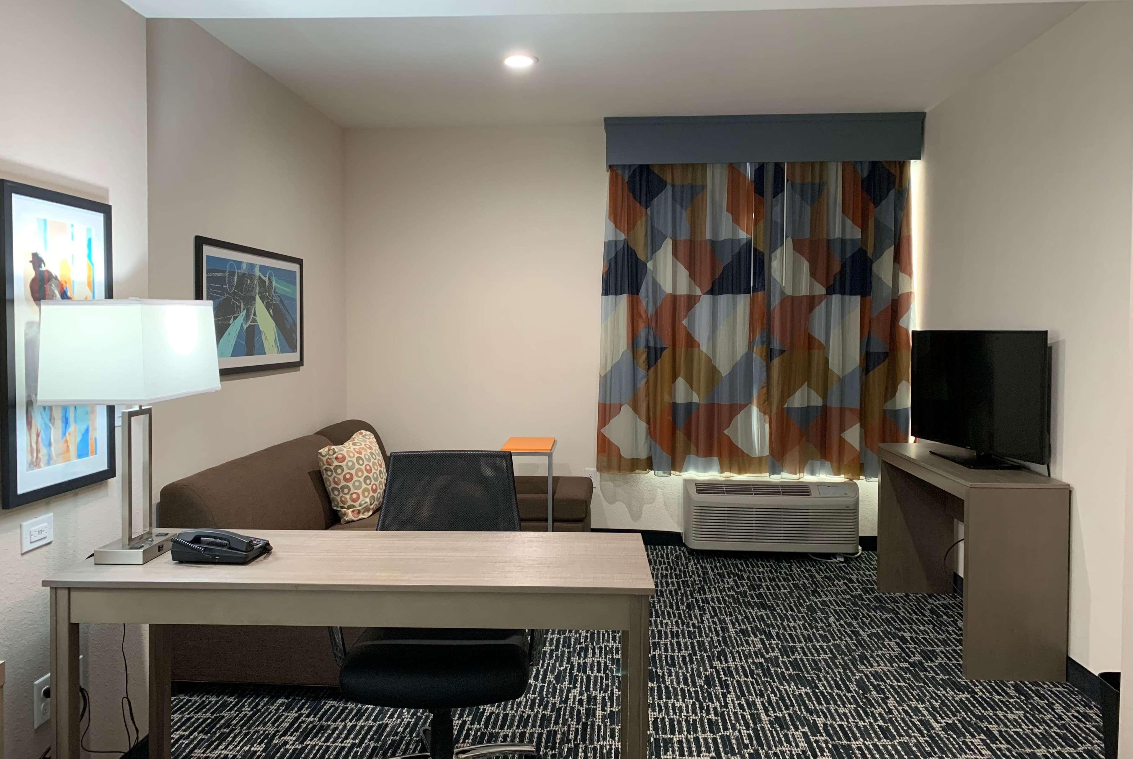 La Quinta Inn & Suites By Wyndham - Red Oak Tx Ih-35E Екстер'єр фото
